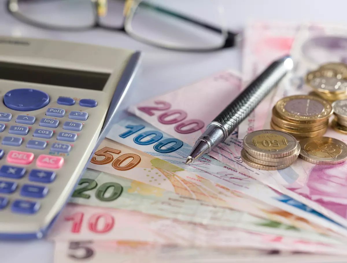 Emekli ve Memur Maaşları Üzerine Kritik Açıklamalar: En Düşük Emekli Maaşı 2027'de Ne Olacak?