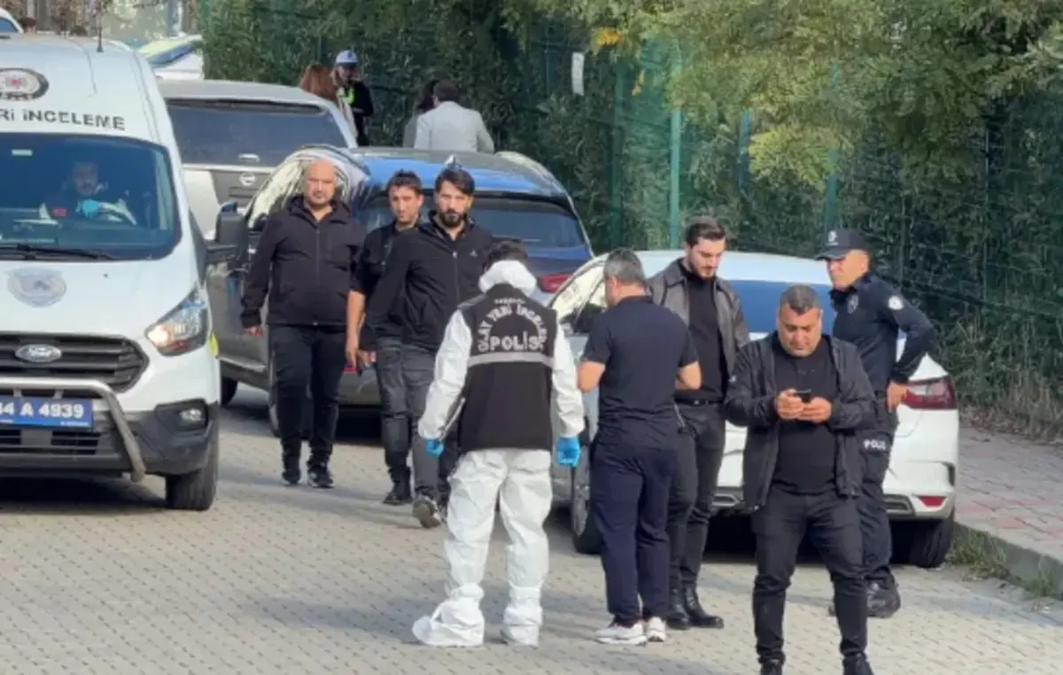 Başakşehir'deki Okulda Şok Saldırı: Bir Öğrenci Hayatını Kaybetti, Yedi Öğrenci Yaralandı