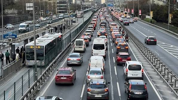 İstanbul'da Küçükçekmece Viyadüğü'nde 12 Günlük Trafik Düzenlemesi