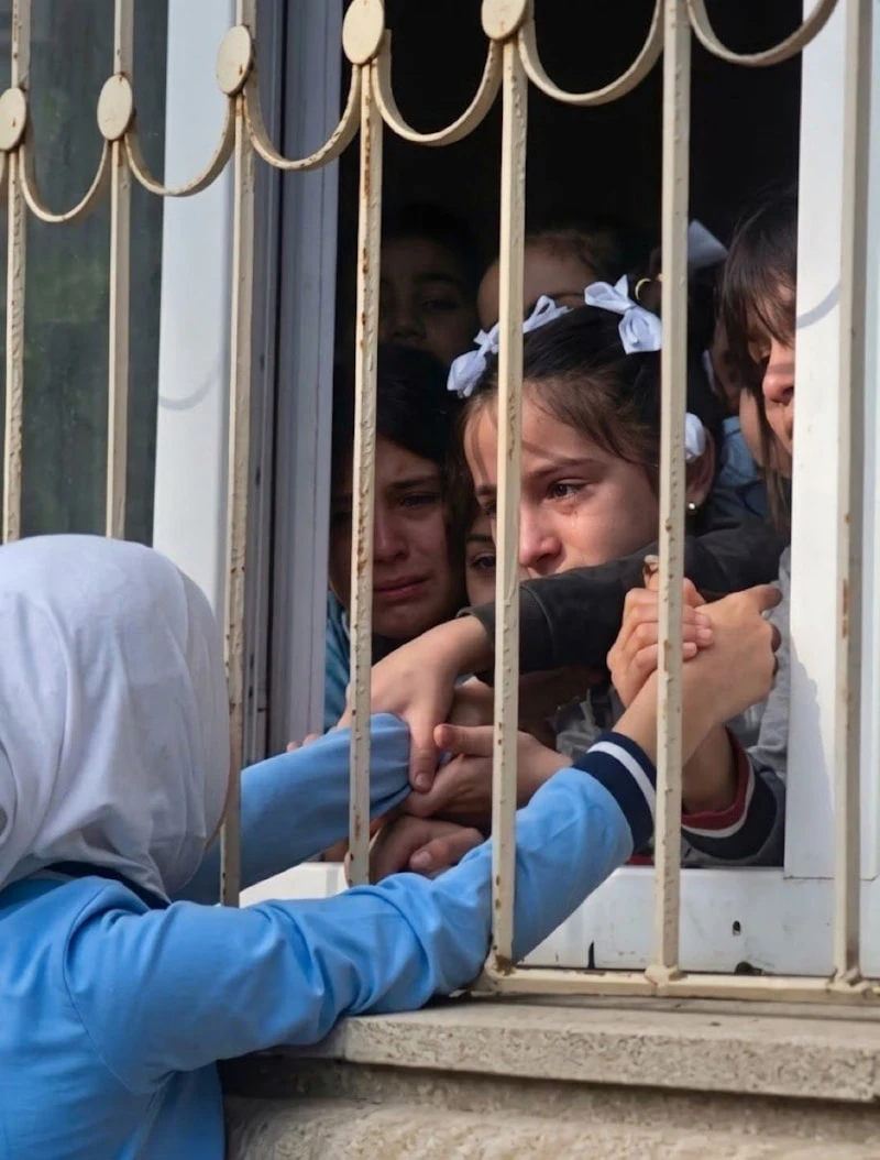 Azerbaycan'da Başörtüsü Yasağı Protestoları: 37 Gözaltı ve Öğretmen Uzaklaştırmaları