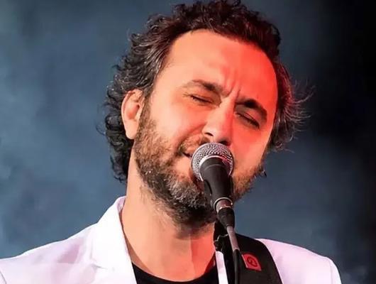 Ünlü Şarkıcı Nev Hayatını Kaybetti