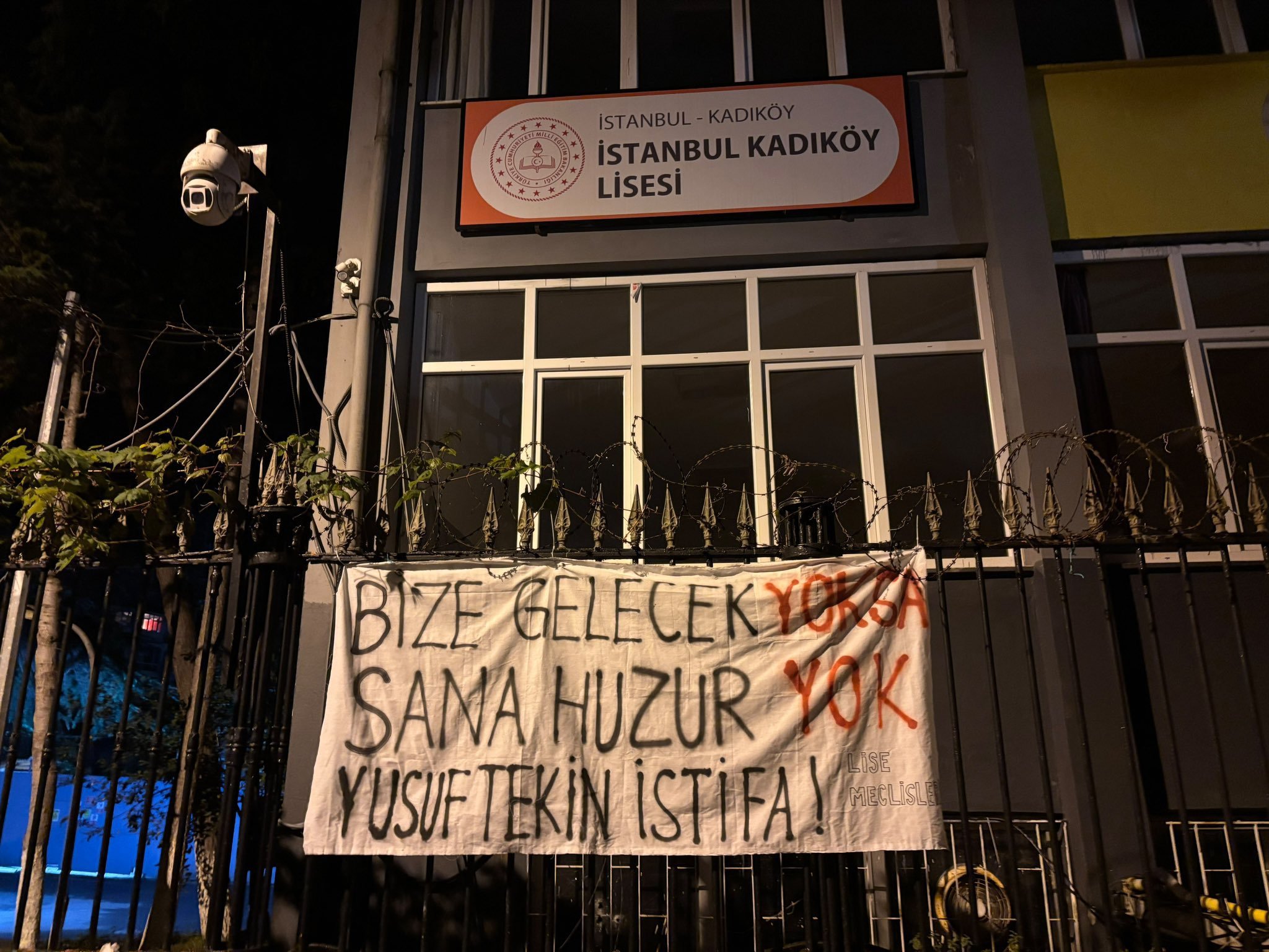 Yusuf Tekini  Protesto Eden İki Öğrenci Gözaltına Alındı