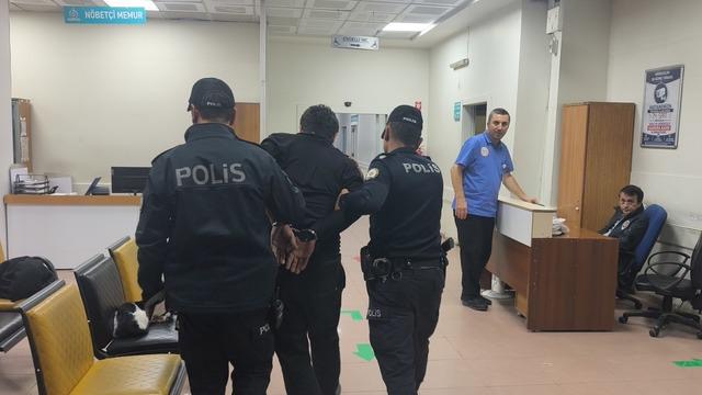 Kahramanmaraş'ta Bir Genç Annesini Bıçakla Rehin Aldı, Mahallede Panik Anları Yaşandı