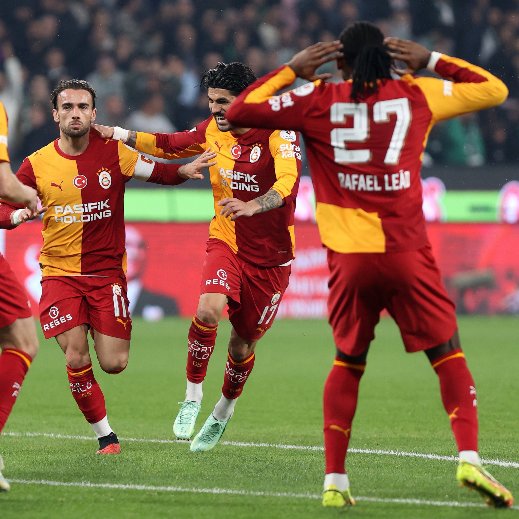 Galatasaray, Konyaspor Deplasmanında 4-0'lık Galibiyetle Fırtına Gibi Esti